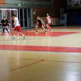 Marco ci spiega le principali differenze tra il futsal e il calcio tradizionale: nel futsal si gioca sul parquet...